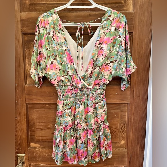Fanco floral mini dress with open back. Size Small. Never worn. - Picture 2 of 3